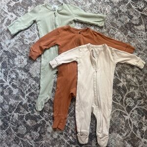 Make Make Organics One-Piece Zip Romper Pajamas - Sage, Rust, and Cream